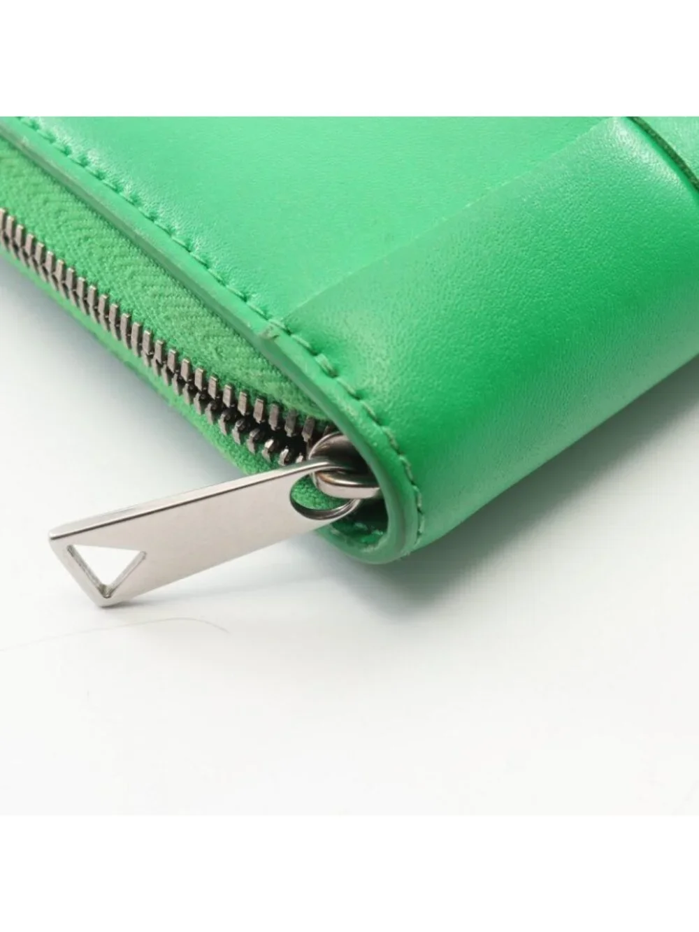 Bottega Veneta Round Wallet Zip Around Maxi Intrecht Green Leather Cassette
